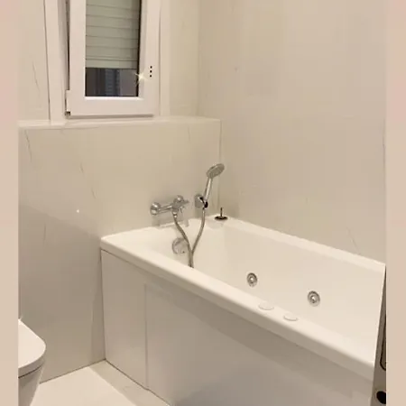 Habitacion En Bilbao Con Wi-Fi 6 Бильбао